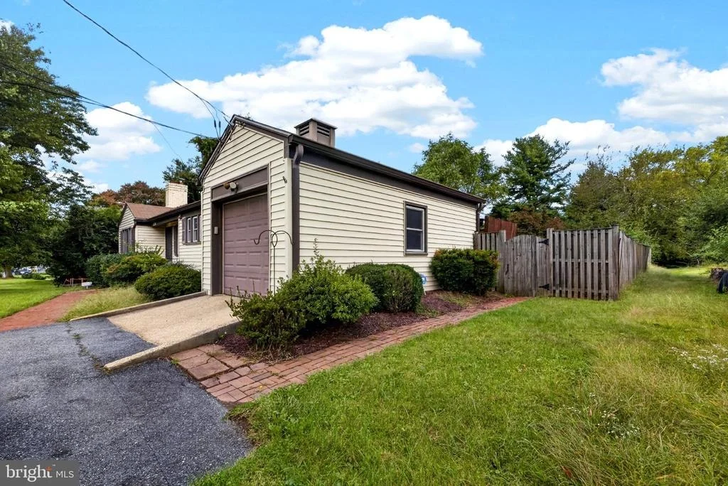Photo of 2326 FAIRLAND ROAD
