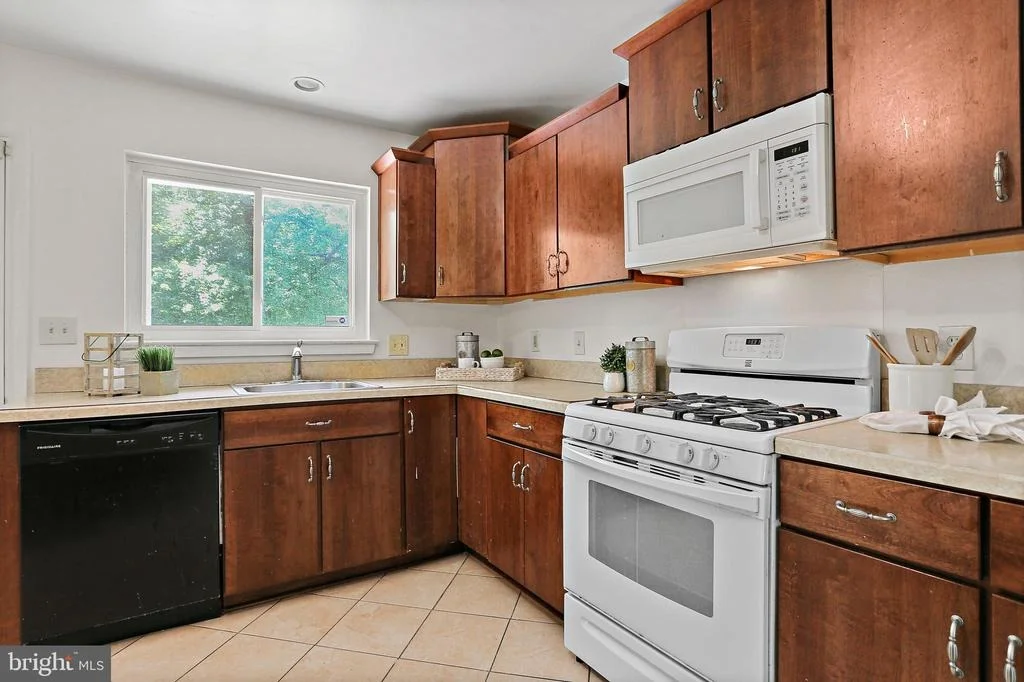 Photo of 13324 SHERWOOD FOREST DRIVE