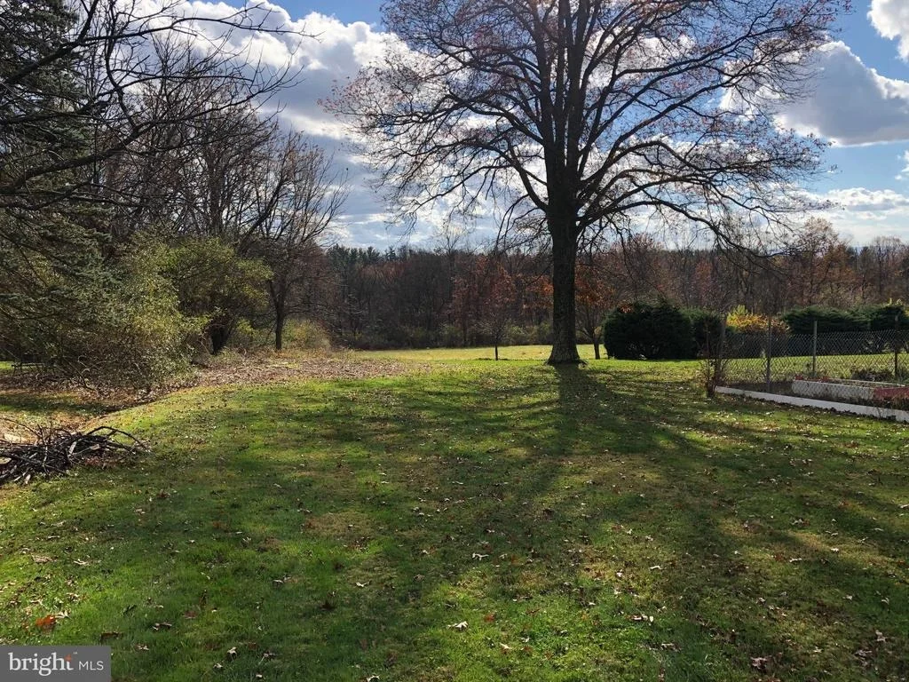Photo of 4831 ROUND HILL ROAD