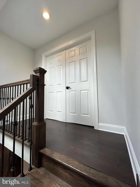 Photo of 902 N ISLAND ROAD