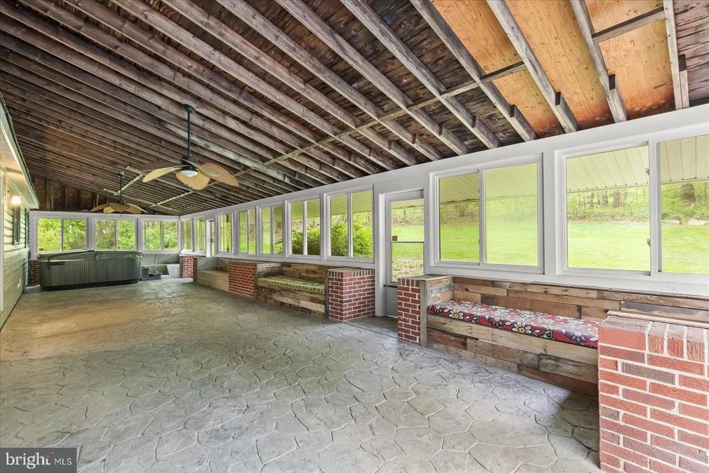 Photo of 1426 RIDGE ROAD