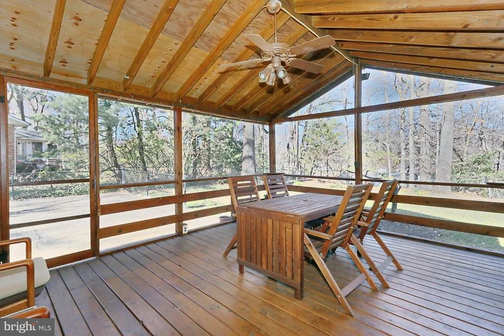 Photo of 4221 SAINT JEROME DRIVE