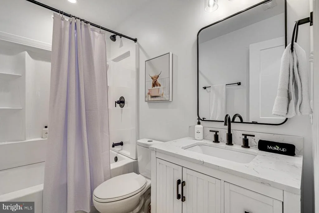 Photo of 1355 GREENVIEW DRIVE