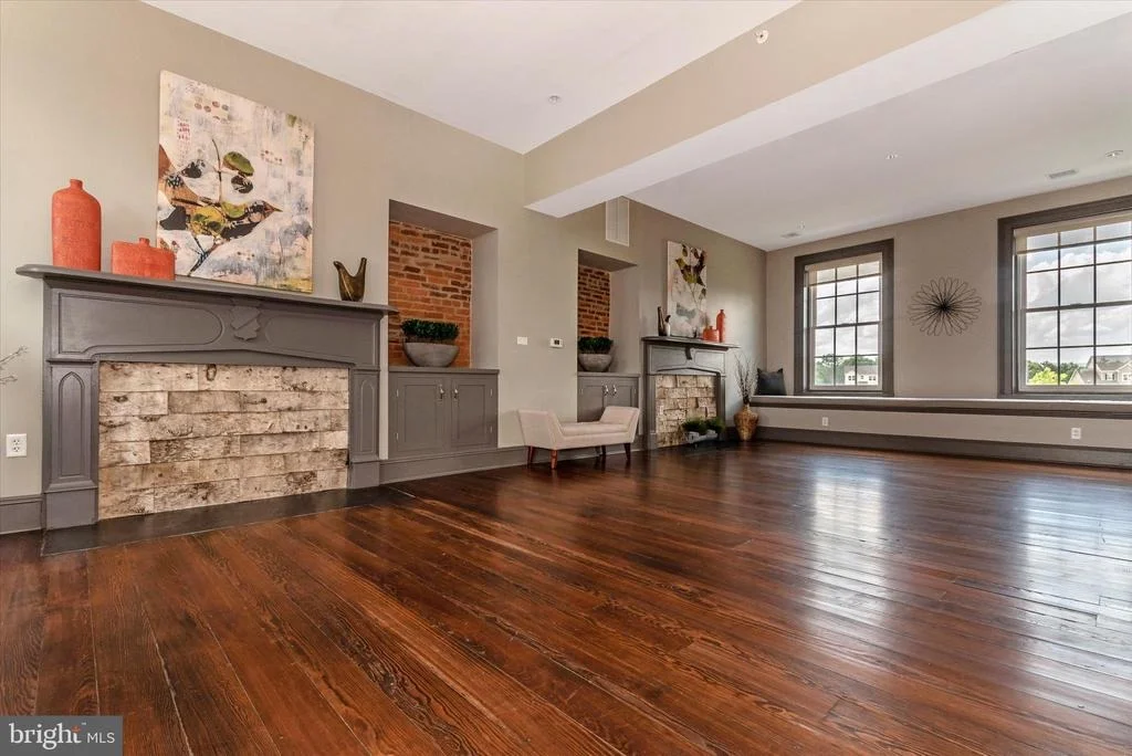 Photo of 825 HOLDEN ROAD
