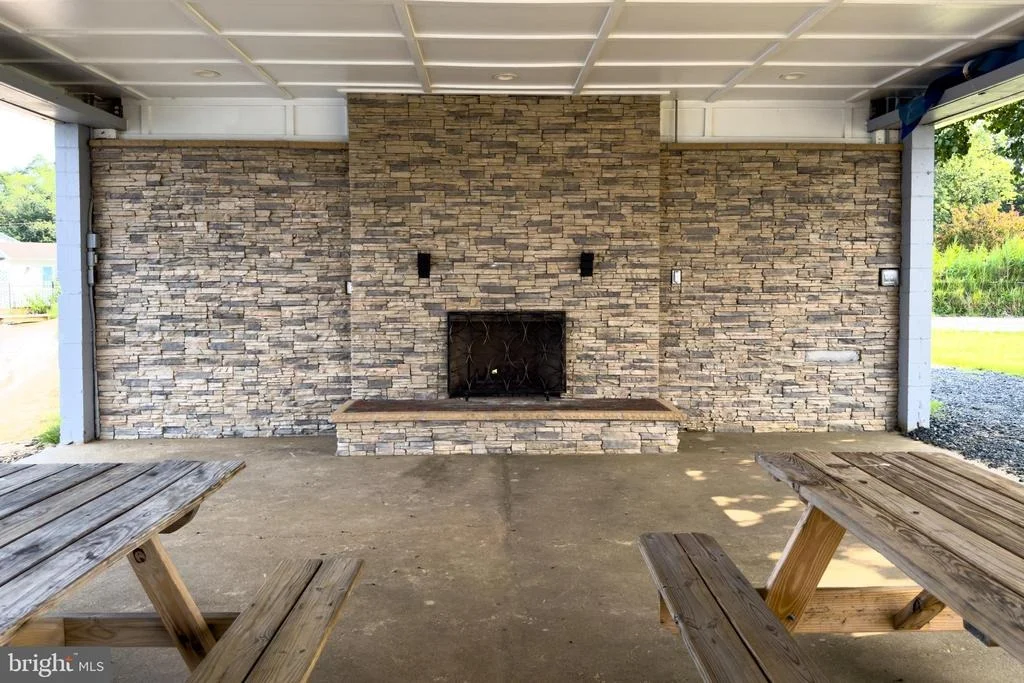 Photo of 208 EDGEWATER DRIVE