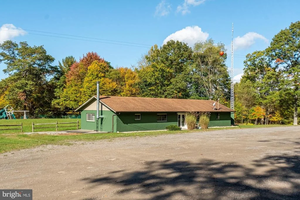 Photo of 233 RHODODENDRON DRIVE