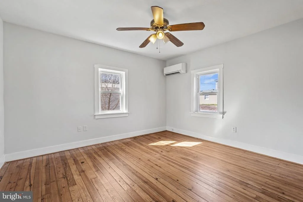 Photo of 822 N COMMERCE AVENUE