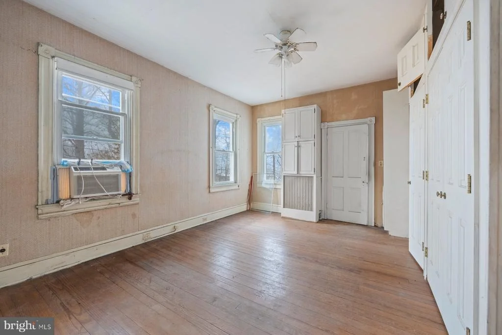 Photo of 307 HARLEM LANE