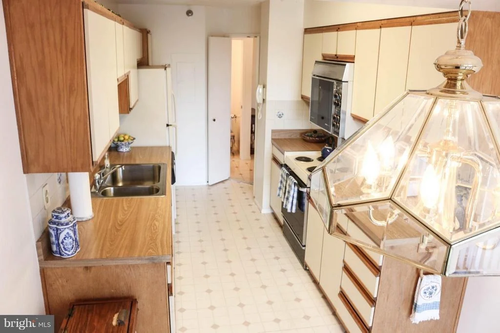 Photo of Unit 4607 at 15100 INTERLACHEN DRIVE