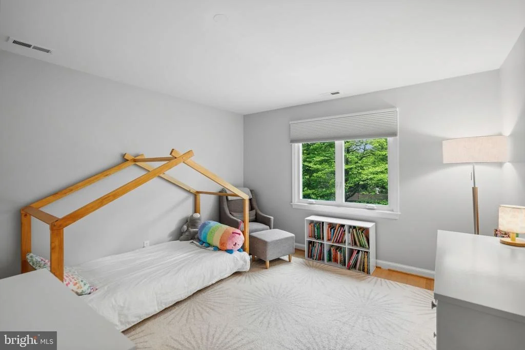 Photo of 7301 SUMMIT AVENUE