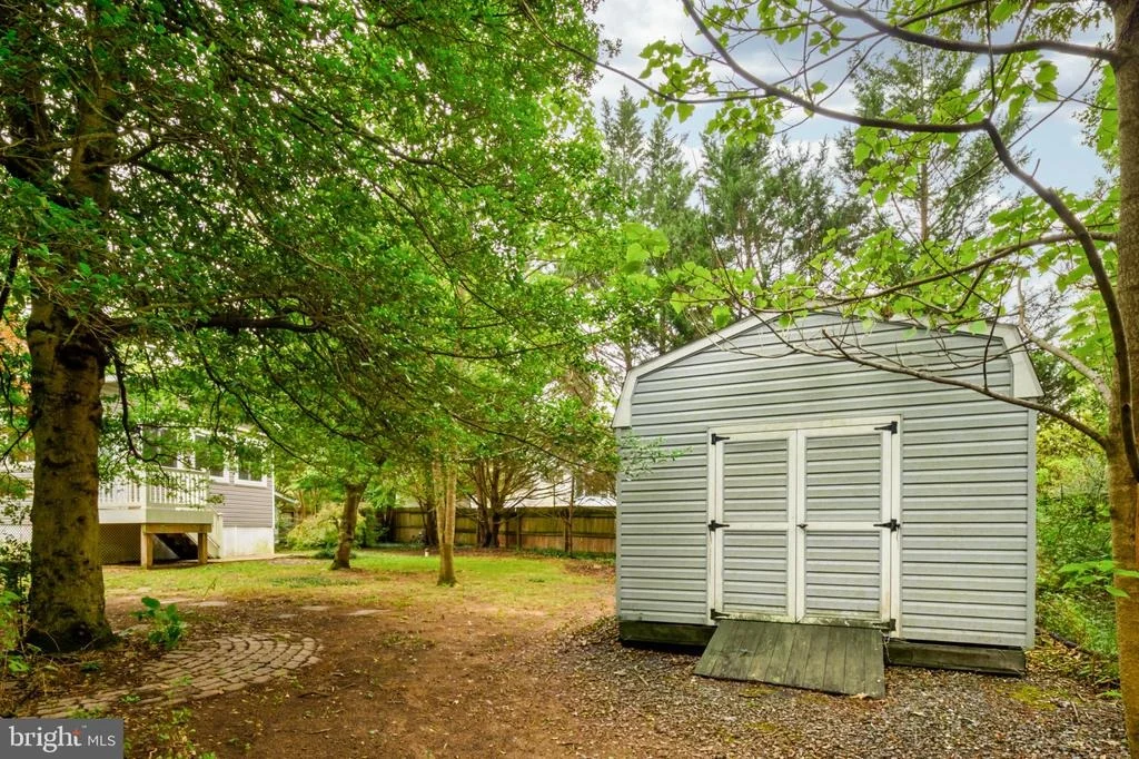 Photo of 1523 MANOR VIEW ROAD