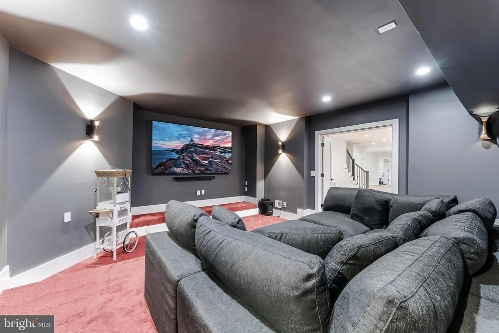 Photo of 952 WALKER ROAD