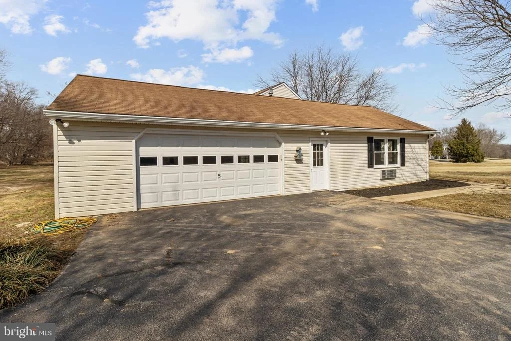 Photo of 3817 MOUNT AIRY DRIVE