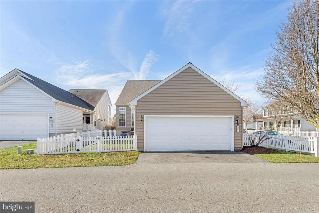Photo of 301 ADELAIDE DRIVE