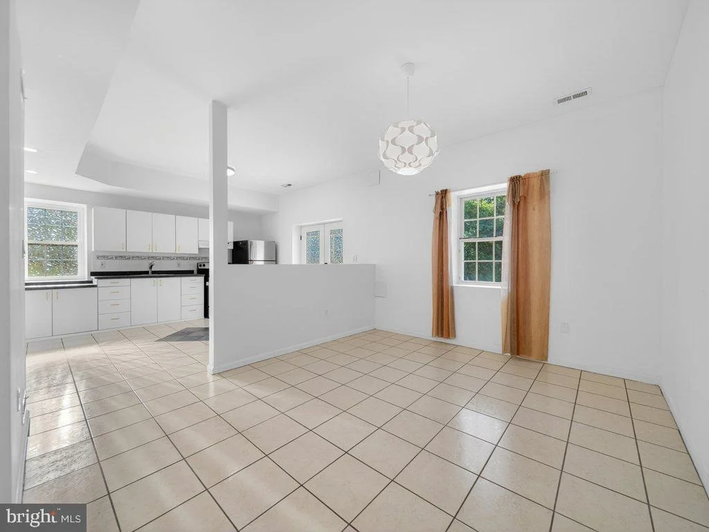 Photo of 9290 BAKER STREET