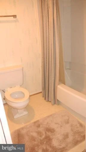 Photo of Unit 1421 at 15101 INTERLACHEN DRIVE