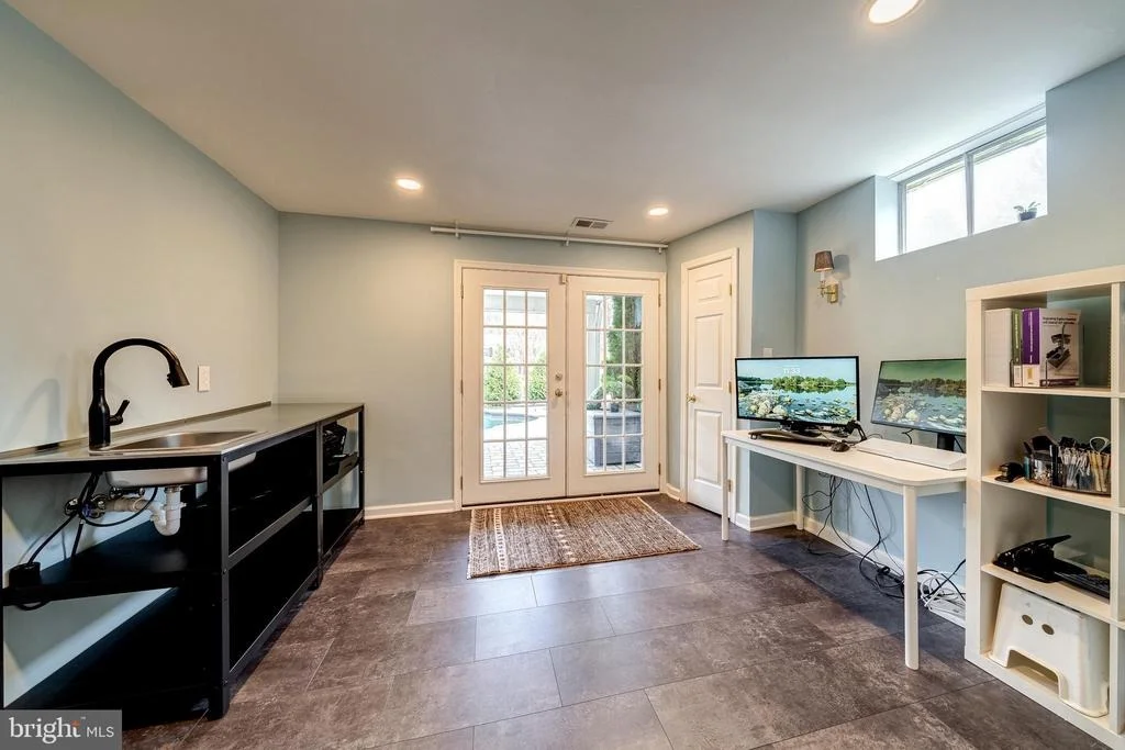 Photo of 6202 NETHERCOMBE COURT
