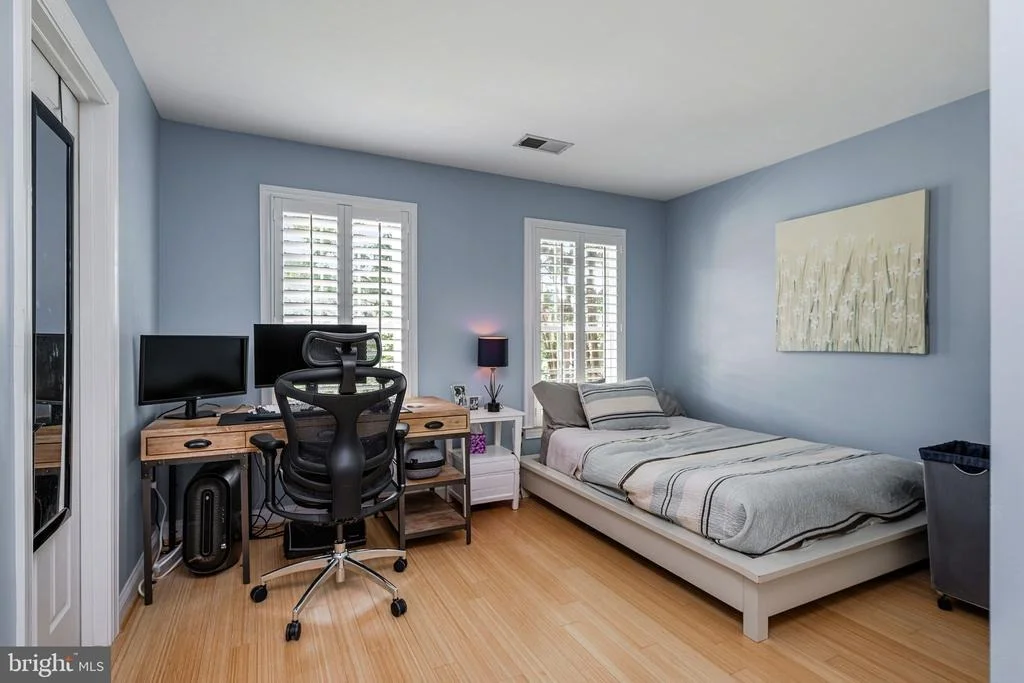 Photo of 9809 JOHN ROBERT WAY
