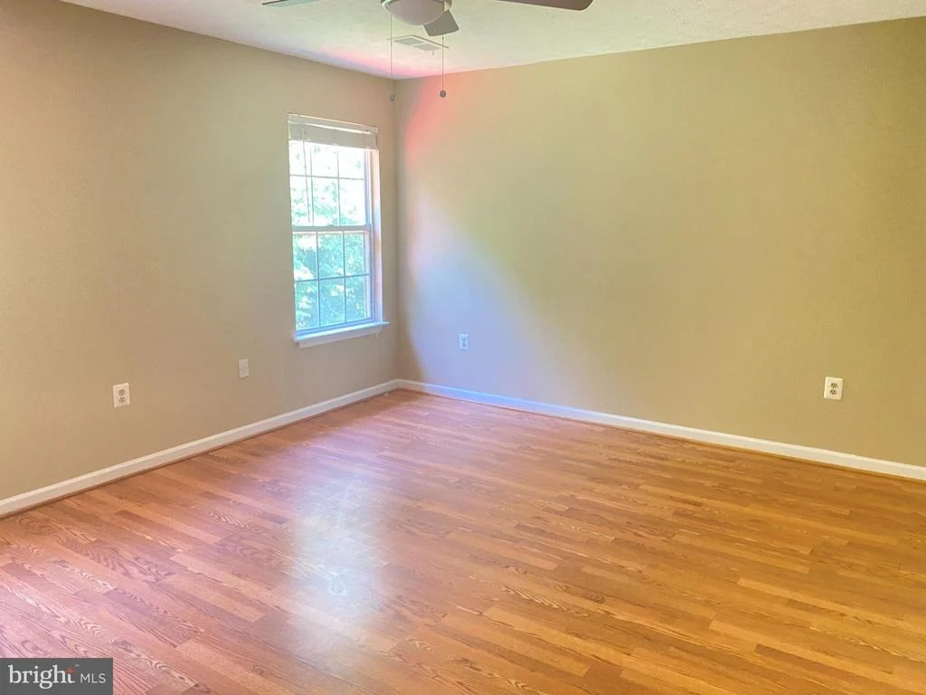 Photo of 5442 SIR DOUGLAS DRIVE