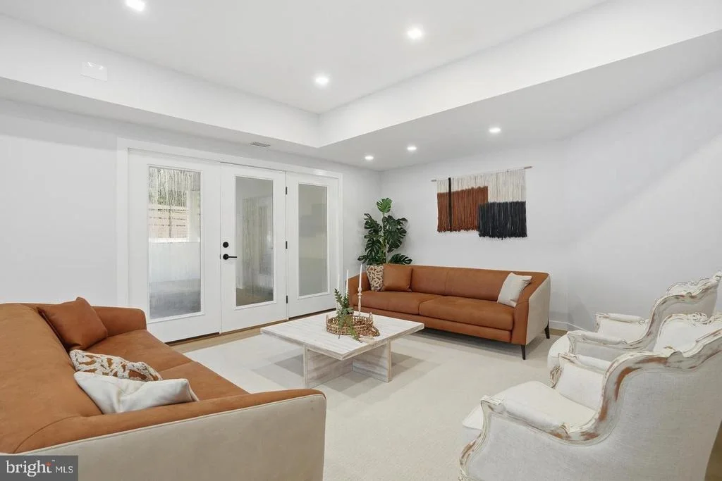 Photo of 1124 SAVILE LANE