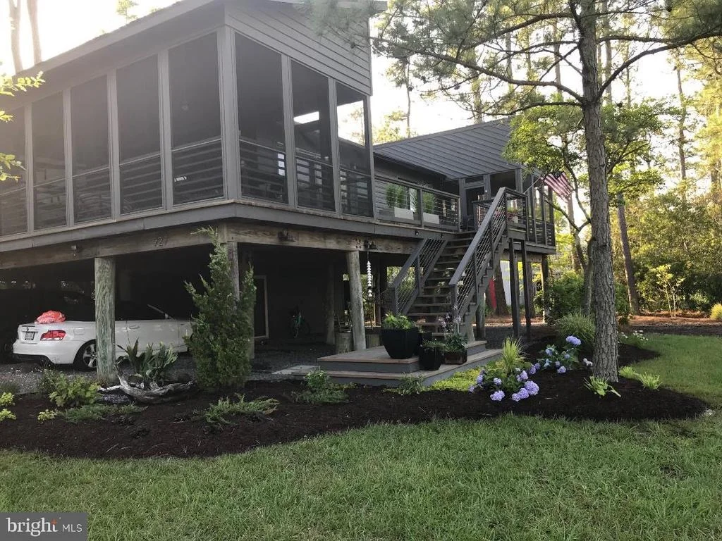 Photo of 927 PINE TREE LANE