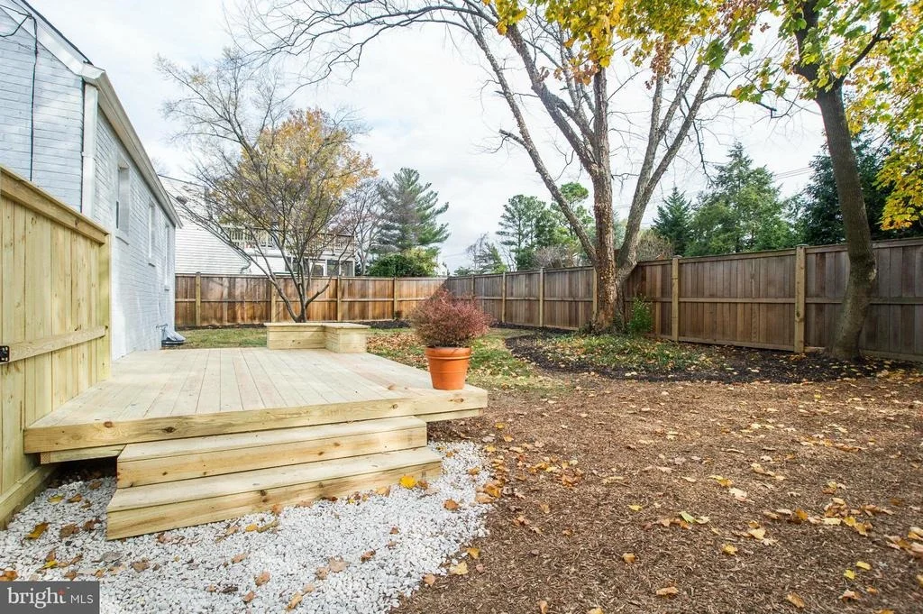 Photo of 9905 SUTHERLAND ROAD