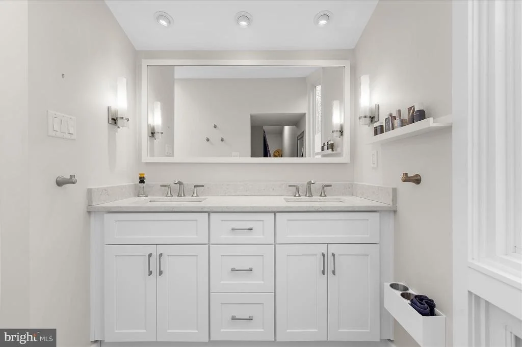 Photo of 2642 QUEEN ANNE CIRCLE