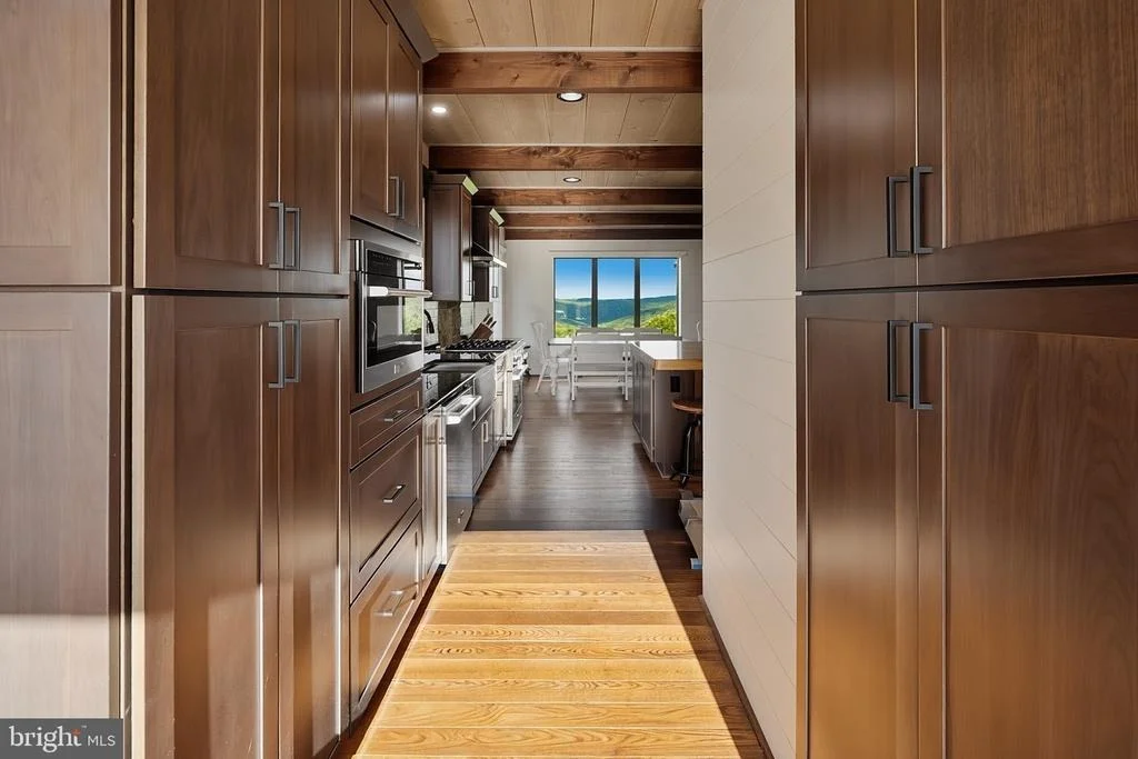 Photo of 415 NAZELROD ROAD