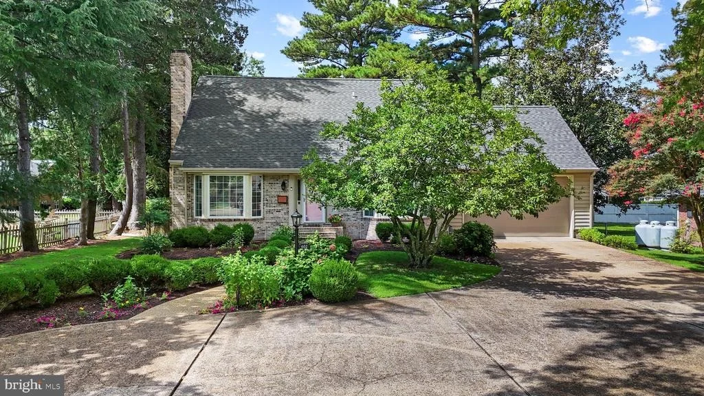 Photo of 602 CRESTVIEW LANE