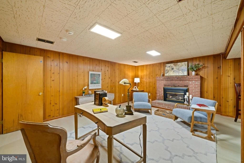 Photo of 11809 COLLINS DRIVE