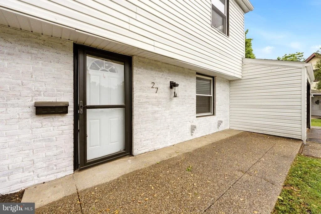 Photo of 27 PARKSIDE CIRCLE