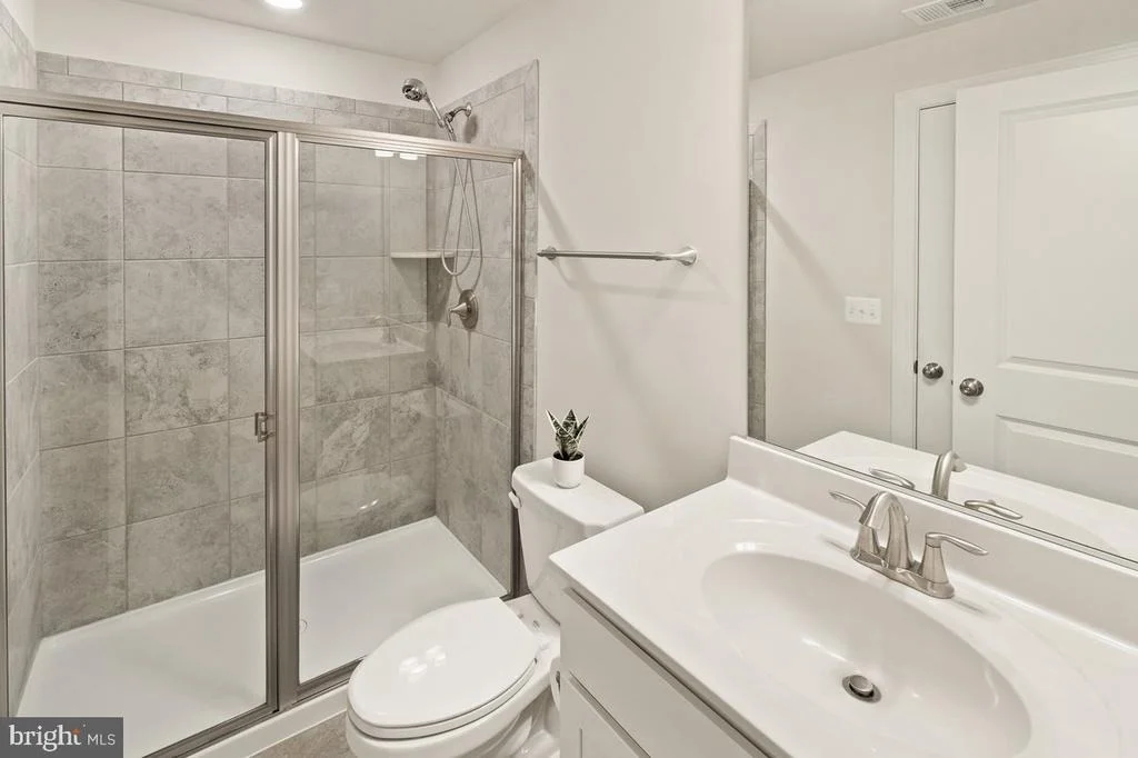 Photo of 5211 CONTINENTAL DRIVE