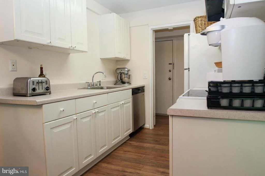Photo of Unit 1B at 11658 STONEVIEW SQUARE