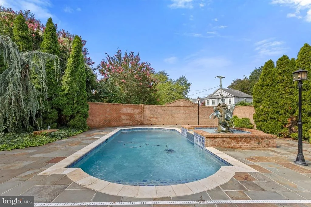 Photo of 20340 SILVER LAKE DRIVE