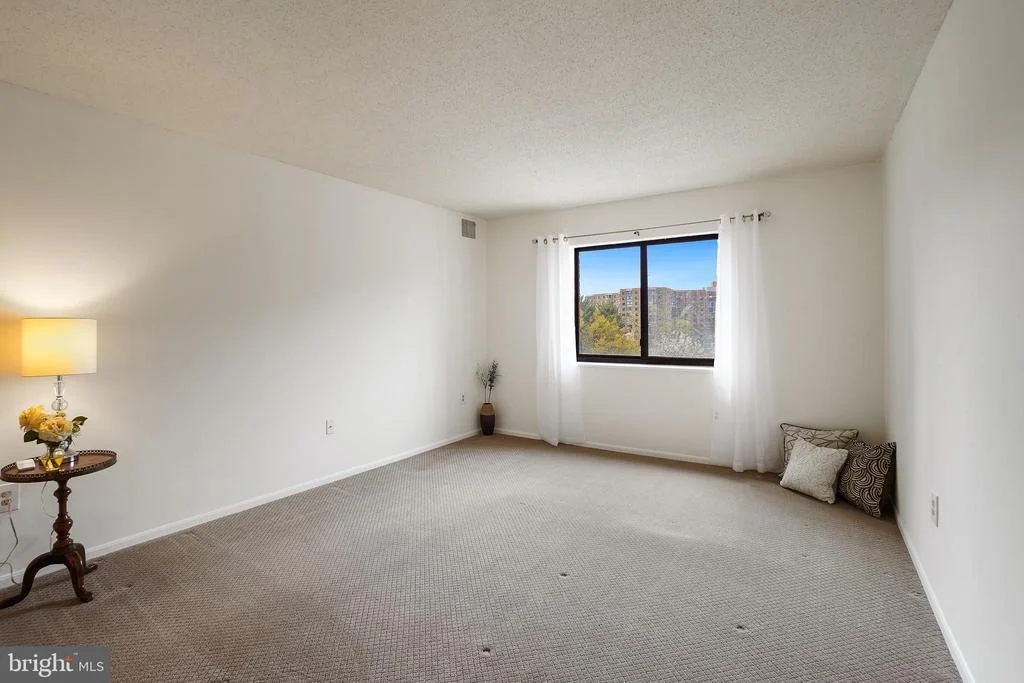 Photo of Unit 4517 at 15100 INTERLACHEN DRIVE