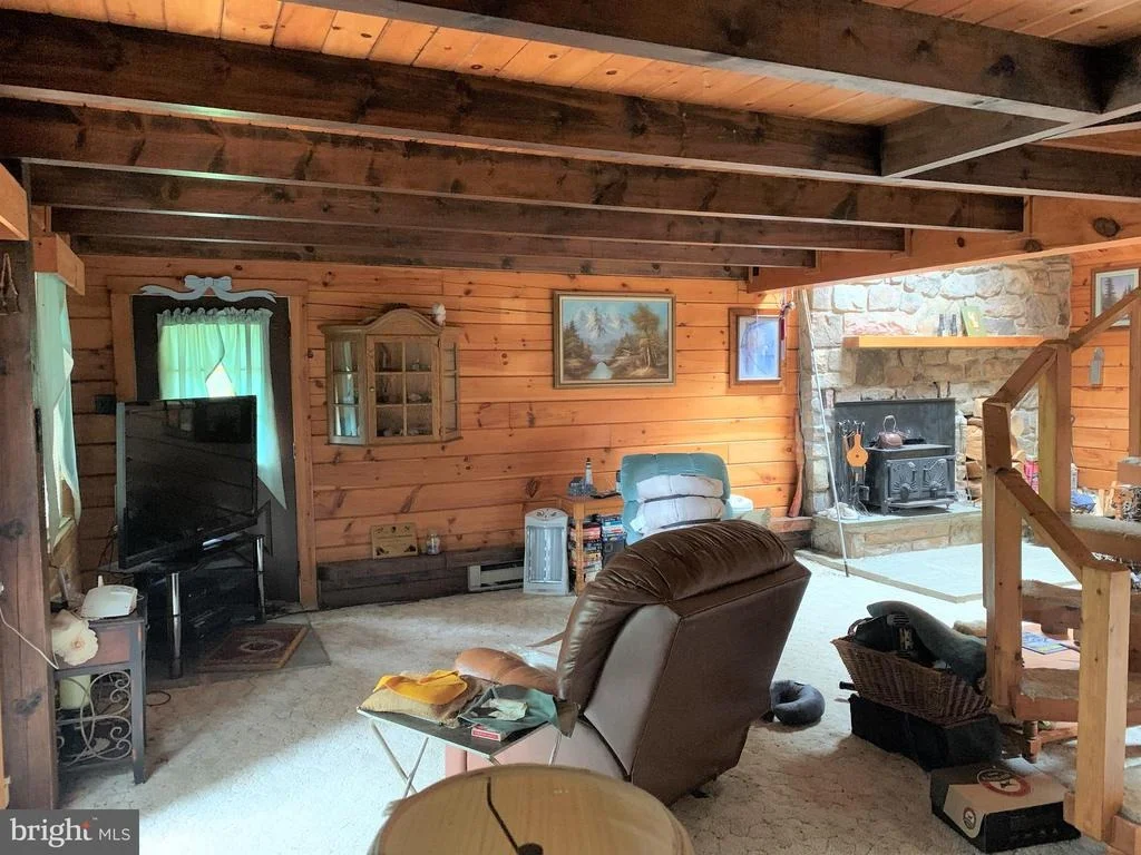 Photo of 320 MOUNTAIN ROAD