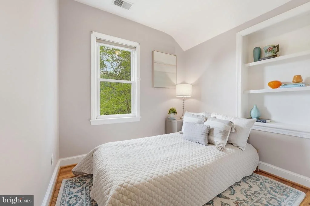 Photo of 1102 MEURILEE LANE