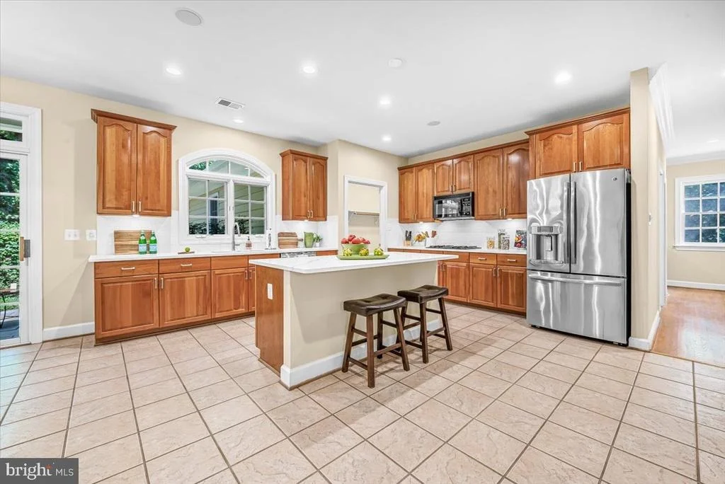 Photo of 6807 MEADOW LANE