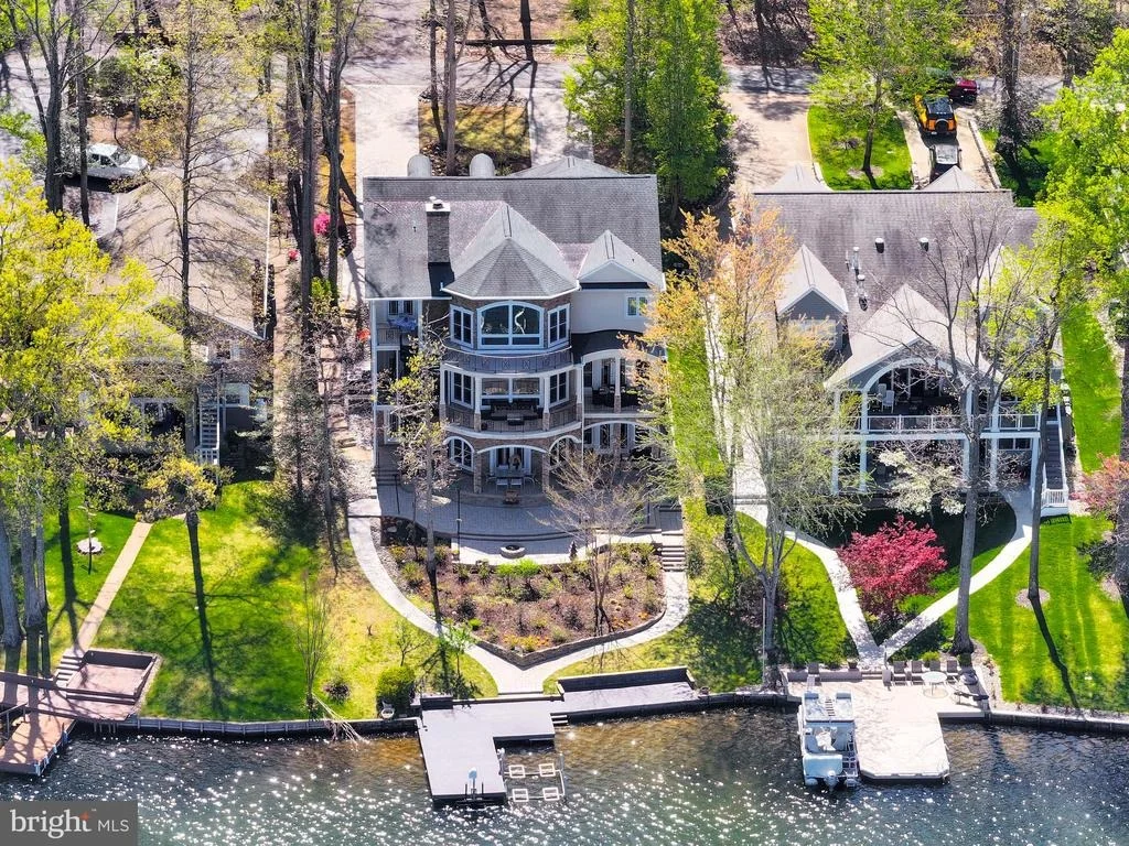 Photo of 206 MADISON CIRCLE