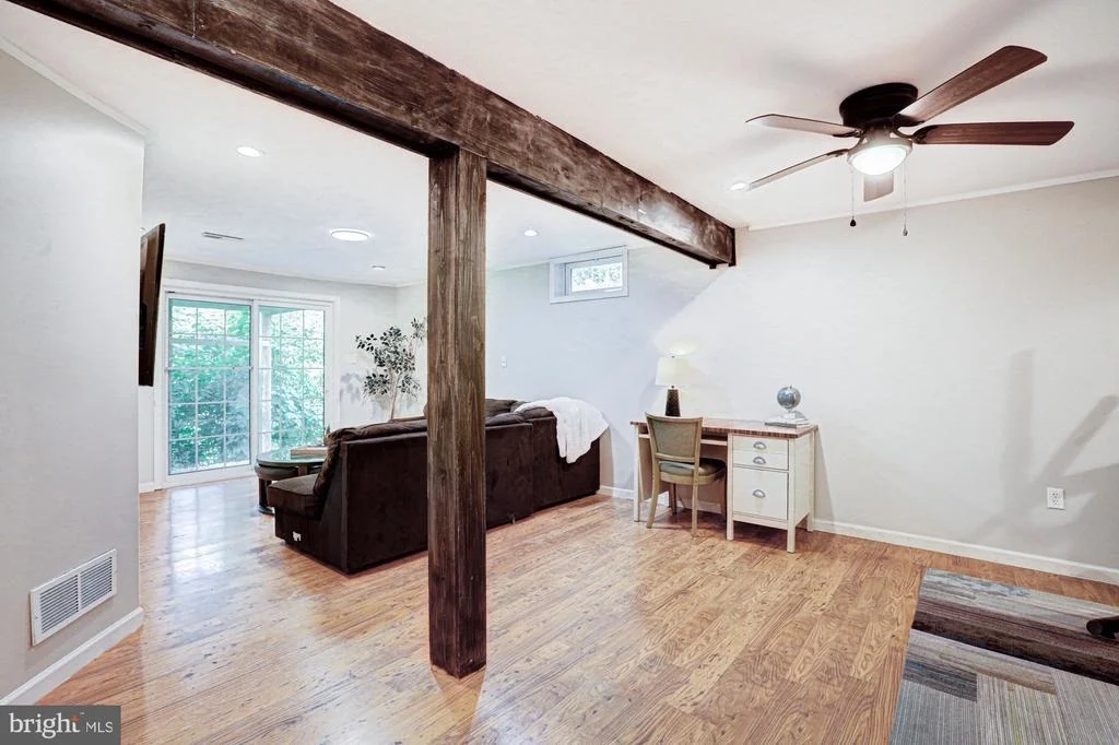 Photo of 119 N MEADOW DRIVE