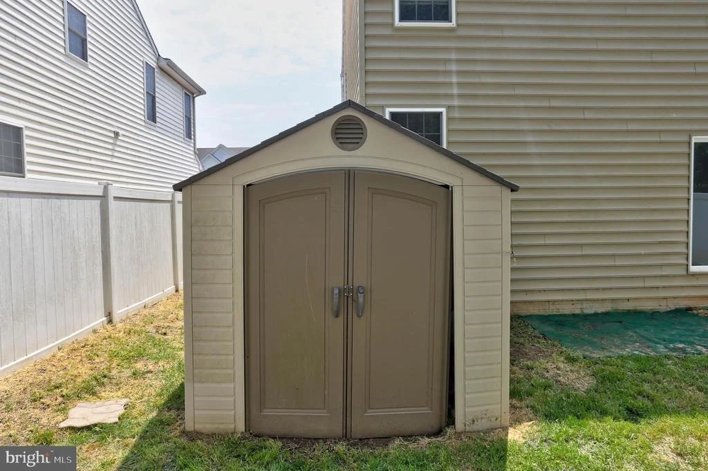 Photo of 8218 LEXINGTON DRIVE