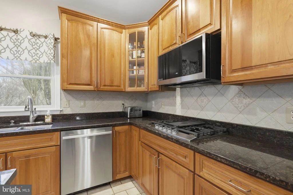 Photo of 922 SIDEHILL DRIVE