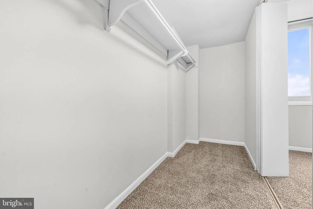 Photo of Unit 607 at 4410 OGLETHORPE STREET