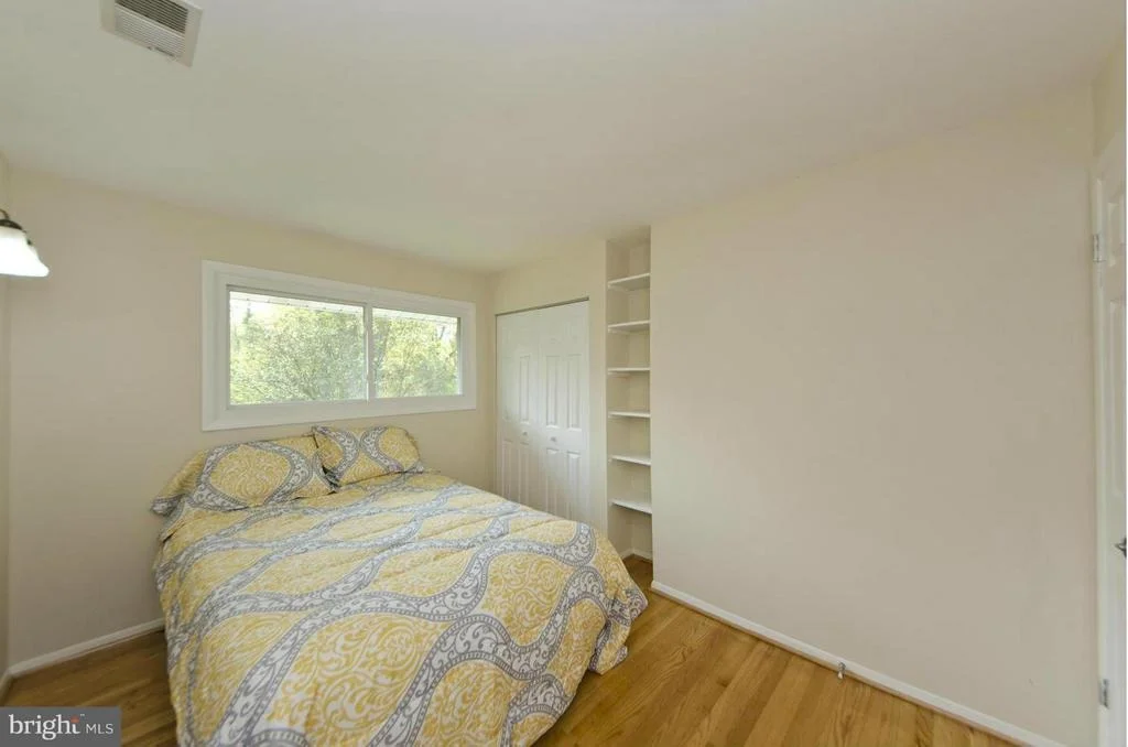 Photo of 6631 IVY HILL DRIVE