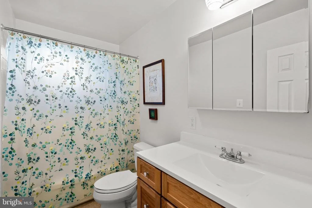 Photo of 423 NEEPIER ROAD