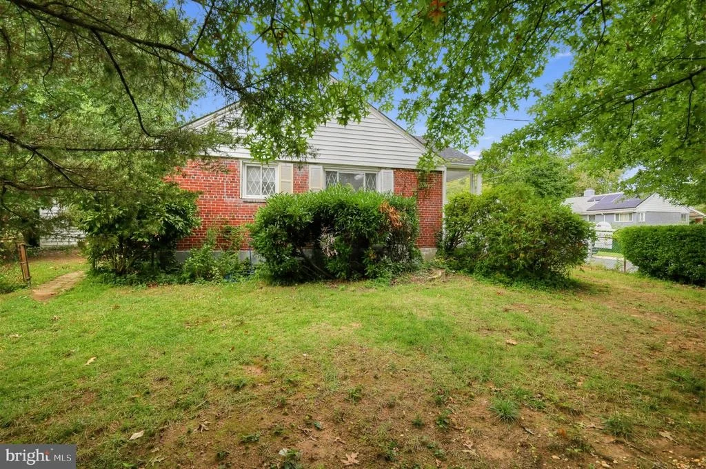 Photo of 2400 EUGENE STREET
