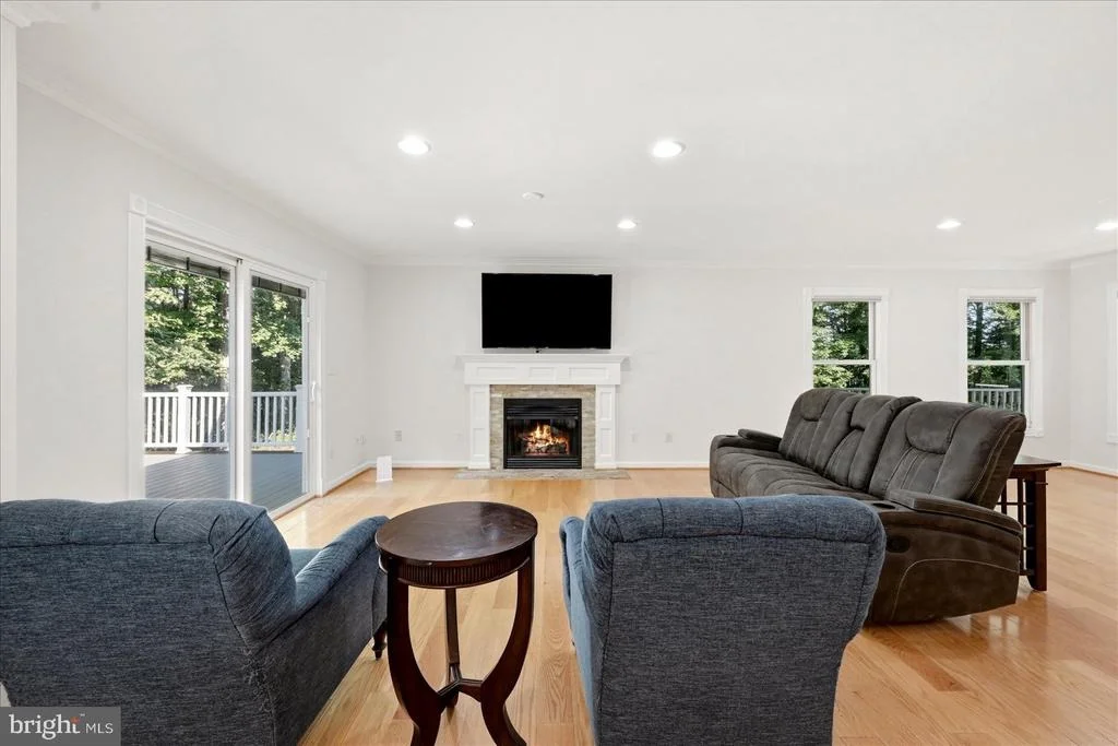Photo of 9516 PRIMROSE LANE