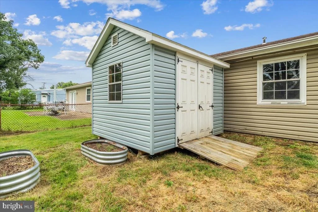 Photo of 7165 FAIRBROOK ROAD