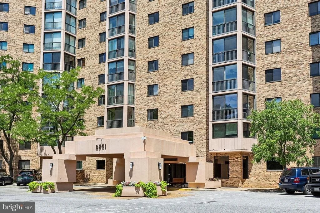 Photo of Unit 409 at 5901 MOUNT EAGLE DRIVE