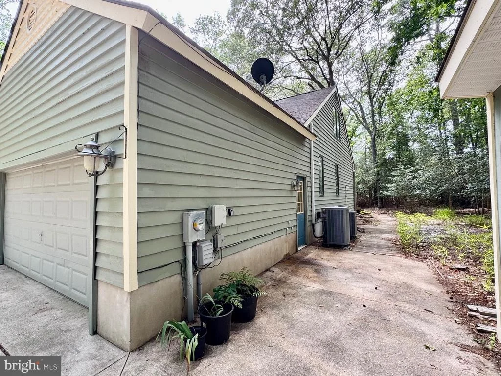 Photo of 23735 WOODS DRIVE
